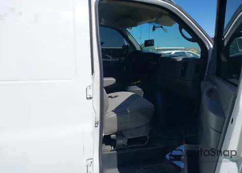 2007 Chevrolet Express Work Van z USA, uszkodzony, nr VIN 1GCGG256571252527